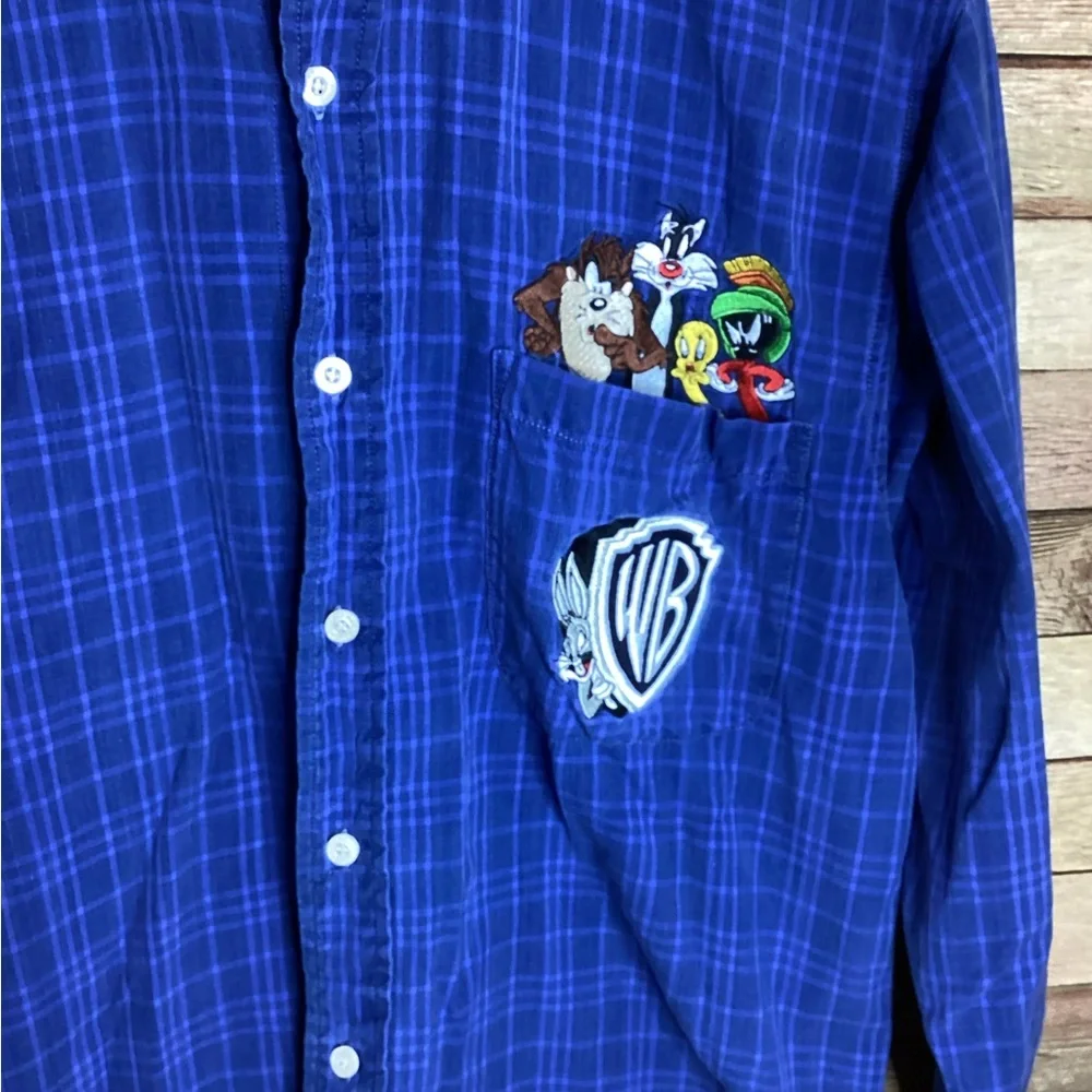 VINTAGE 1998 Warner Bros Long Sleeve Button Down Shirt Size Small - Picture 3 of 5
